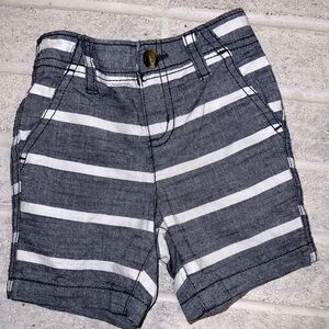 NWT Crazy 8, boys 6-12 months, blue and white striped shorts